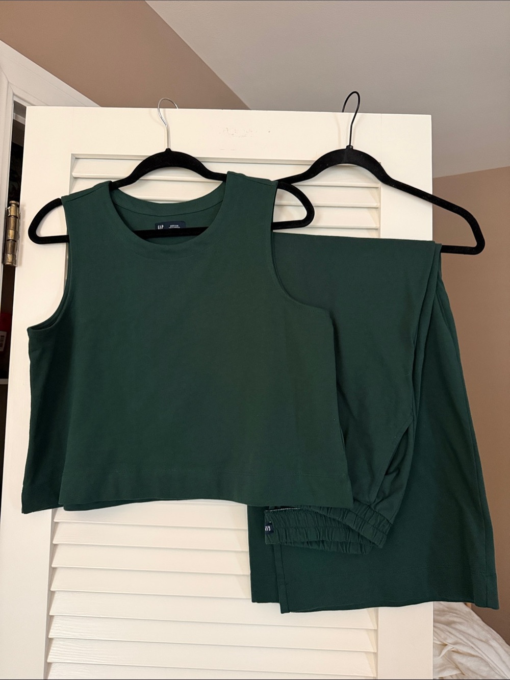 GAP Heavyweight 100% Organic Cotton Dark Green Shell Tank & Wide Leg Pants Set - Picture 3 of 6